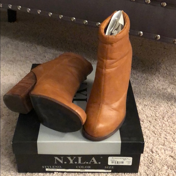 N.Y.L.A. Evazan cognac booties size 7.5 - Picture 8 of 8